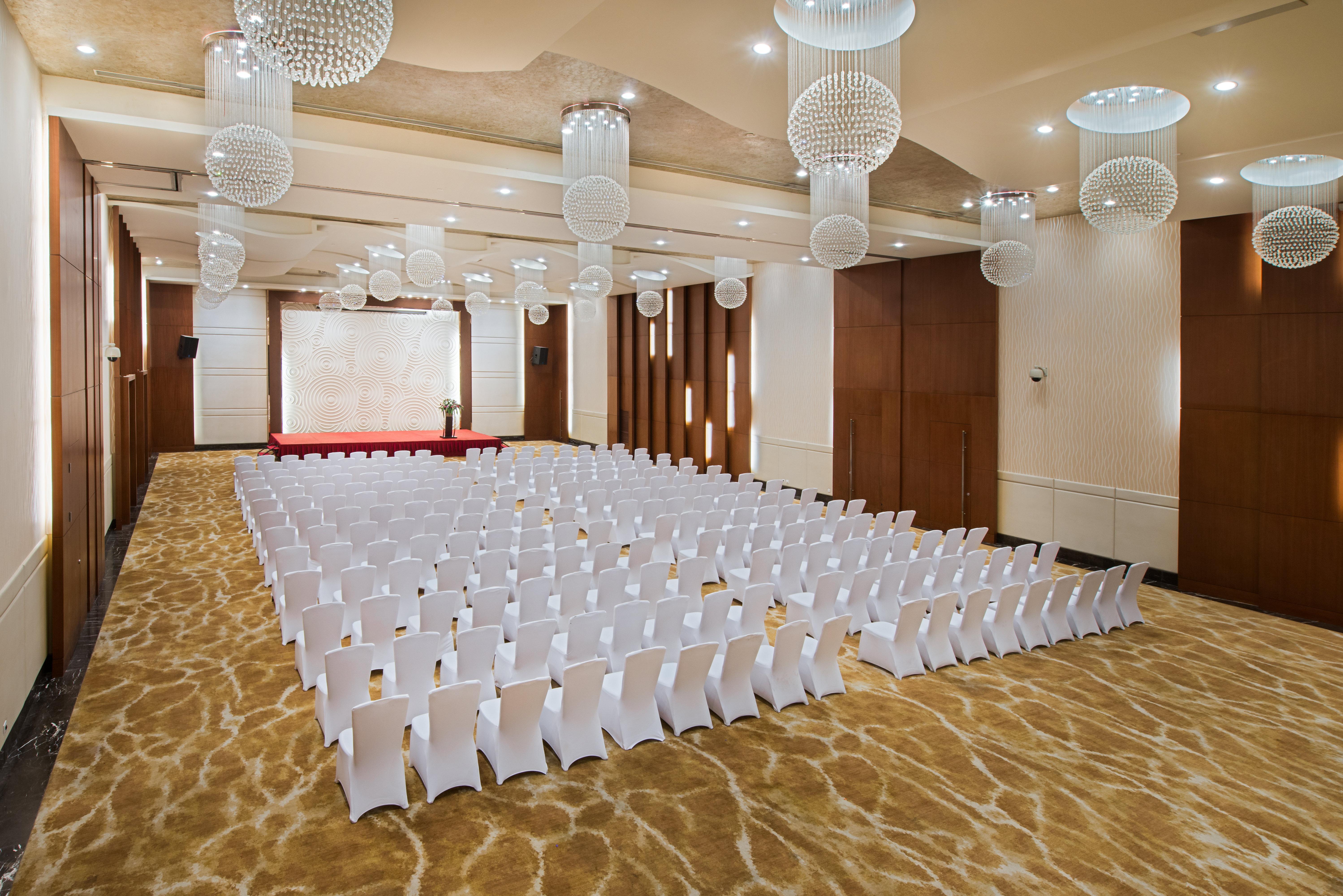 Crowne Plaza Shanghai Xiayang Lake By Ihg Qingpu Exterior photo